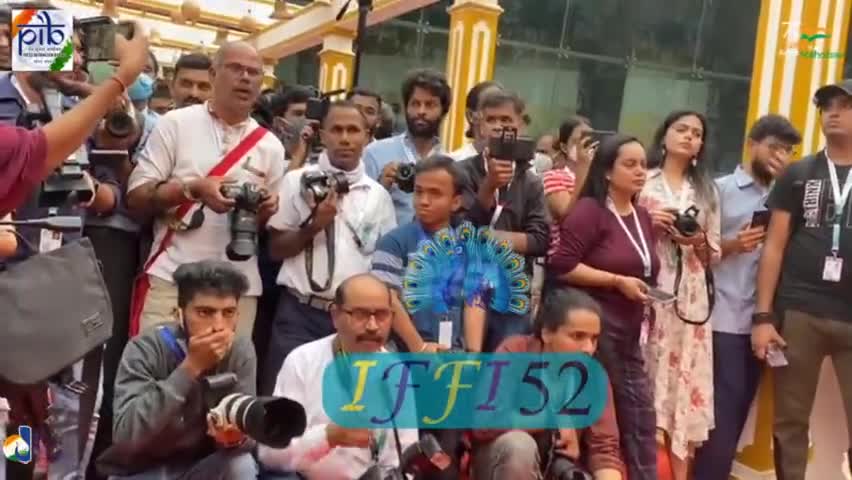 Ravishing Raveena Tandon walks the red carpet at #IFFI52