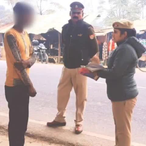 सीतापुर: #SitapurPolice द्वारा #मिशन_शक्ति अभियान के तहत बालिकाओं/महिलाओं को किया गया जागरूक।