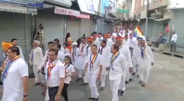 #डूंगरपुर में जैन समाज की ओर से भगवान महावीर का जन्मोत्सव आज जिलेभर में धूमधाम से मनाया जा रहा है।