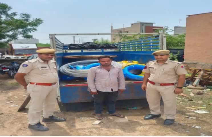 पुलिस थाना विवेक विहार जोधपुर द्वारा चोरी के बिजली के तार से भरी पिकअप न. आरजे 37 जीबी 2545 के साथ एक अभुिक्त को किया गिरफ्तार