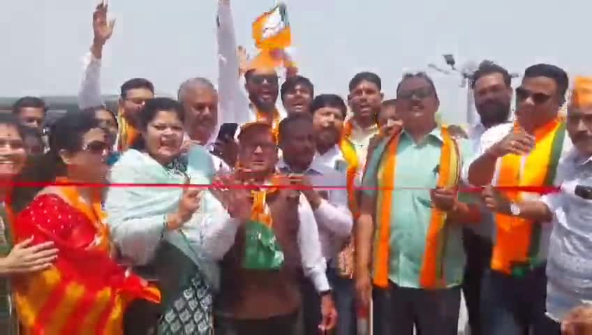 नागपूर शहर: उत्तर नागपूर आणि पूर्व नागपूरला जोडणाऱ्या ओव्हर ब्रिजचे भाजपा कार्यकर्त्यांनीच केले उद्घाटन, नागरिकांना दिलासा