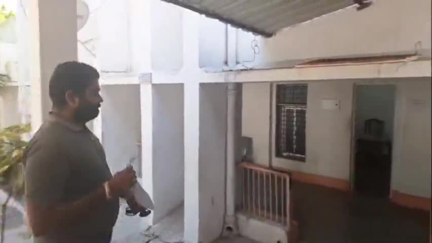 ललितपुर: ललितपुर निवासी युवक ने एआरटीओ कार्यालय में भ्रष्टाचार और दलाली के गंभीर आरोप लगाए, डीएम को दी शिकायत, वीडियो हुआ वायरल