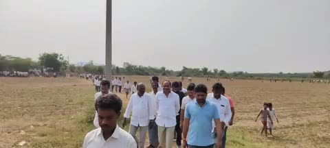 యర్రగొండపాలెం: చాపలమడుగు గ్రామంలో వైసీపీ కార్యకర్త భౌతికకాయానికి నివాళులర్పించిన ఎమ్మెల్యే చంద్రశేఖర్