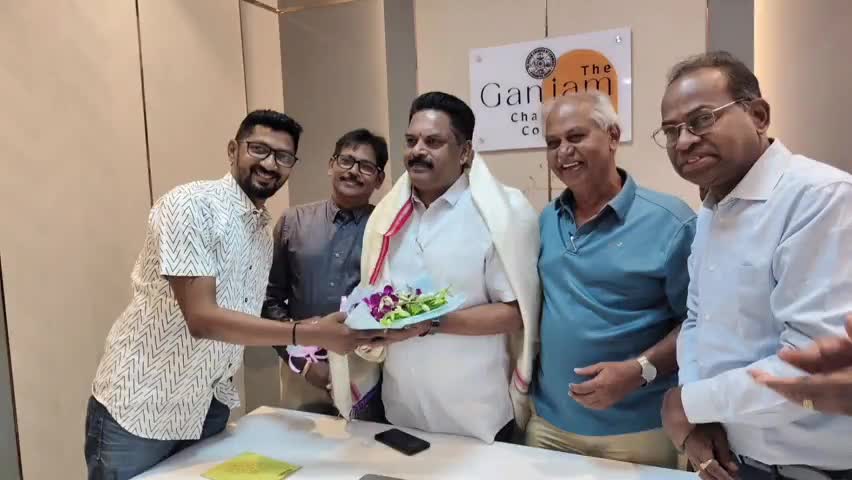 ଛତ୍ରପୁର: ଚାମ୍ବର ଅଫ କମର୍ସ ପକ୍ଷରୁ ବ୍ରହ୍ମପୁର କମଳବାରୀ ସାହି ଠାରେ ବିଧାୟକଙ୍କୁ ସ୍ବାଗତ ସମ୍ବର୍ଦ୍ଧନା ପ୍ରଦାନ