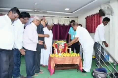 ಕಲಬುರಗಿ: ನಗರದಲ್ಲಿ ವಿವಿಧ ಇಲಾಖೆಗಳಿಂದ ಶಂಕರಾಚಾರ್ಯರ ಜಯಂತಿ ಆಚರಣೆ