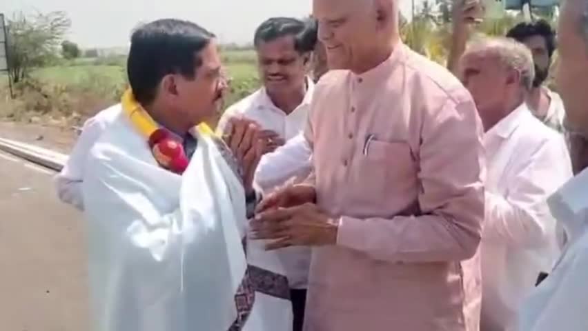 ಕೊಲ್ಹಾರ: ಜಿ.ಪಂ, ತಾ.ಪಂ ಚುನಾವಣೆಗೆ ಪಕ್ಷ ಬಲಪಡಿಸಿ: ಪಟ್ಟಣದಲ್ಲಿ ಕೇಂದ್ರ ಸಚಿವ ಪ್ರಹ್ಲಾದ್ ಜೋಶಿ