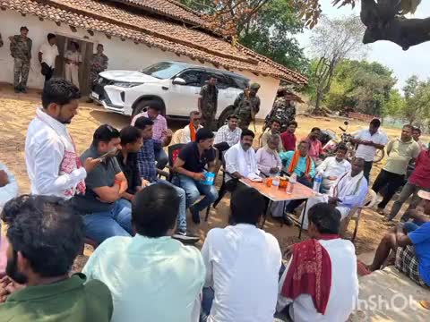 लातेहार: क्षेत्र की जनता की समस्याओं का समाधान कराना मेरी प्राथमिकता है: विधायक प्रकाश राम
