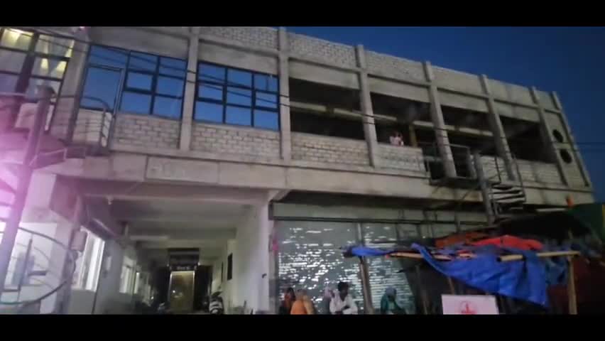 ઝાલોદ: ઝાલોદ નગરના દાહોદ રોડ ખાતે નવીન બની રહેલ બાંધકામ અંગે નગરપાલિકા દ્વારા નોટિસ ફટકારવામાં આવી