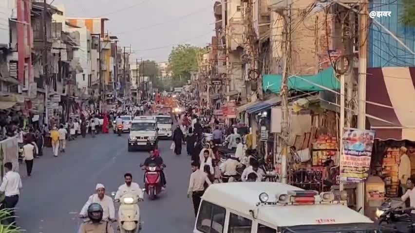 खंडवा नगर: 6 दिवसीय ब्रह्मोत्सव कार्यक्रम के तहत विश्व ब्राह्मण समाज ने खंडवा शहर में भगवा ध्वज के साथ निकाली बाइक रैली