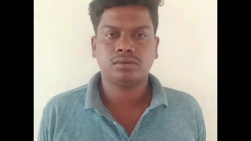 இராமநாதபுரம்: அம்மன் கோவில் அருகே காரை வைத்து ஏற்றியதில் 11 பேர் காயம்,  ஒருவர் உயிரிழப்பு: