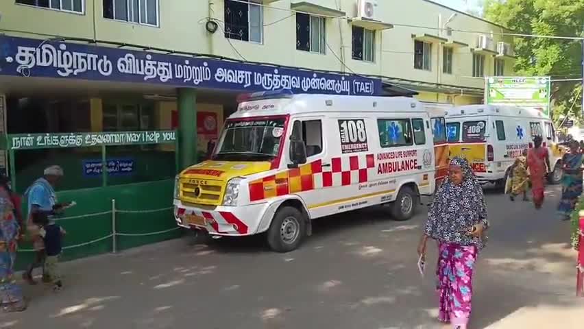 கோவில்பட்டி: கருங்காலிப்பட்டி திட்டங்குளம் அருகே லாரி கவிழ்ந்து விபத்து, ஓட்டுநர் காயம்
