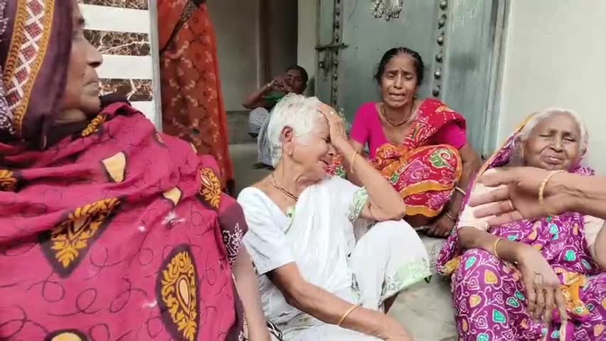 বারাসাত ১: দত্তপুকুরে জমি সংক্রান্ত বিবাদের জেরে ভাইপোর ধাক্কায় কাকার মৃত্যু; রাজনৈতিক সংঘাতের অভিযোগ, গ্রেপ্তার 4