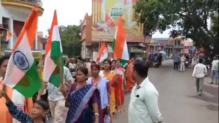 খয়রাশোল: "অপারেশন সিঁদুর" সাফল্যে খয়রাশোলে দেশপ্রেমের পদযাত্রা, সিঁদুর খেলে জওয়ানদের প্রতি কৃতজ্ঞতা প্রকাশ #OperationSindoor