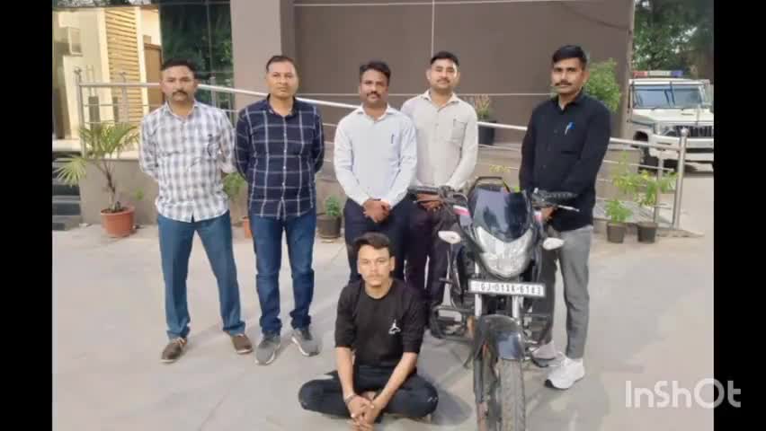 માણસા: માણસા જકાતનાકા પાસેથી બાઇક ચોરને ઝડપી પાડતી માણસા પોલીસ