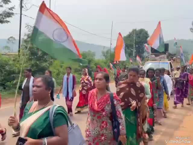 ପଟ୍ଟାଙ୍ଗୀ: ଅପରେସନ ସିନ୍ଦୂରର ସଫଳତା ପାଇଁ ପଟାଙ୍ଗୀରେ ପରାକ୍ରମ ଶୋଭାଯାତ୍ରା ଅନୁଷ୍ଠିତ, ତ୍ରିରଙ୍ଗା ଧରି ସହର ପରିକ୍ରମା କଲେ ଲୋକେ