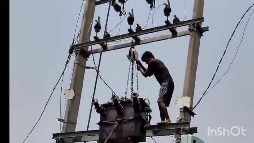 नगर नौसा: भोभी गांव में 4 महीने से जले कृषि ट्रांसफार्मर को बिजली विभाग ने बदला