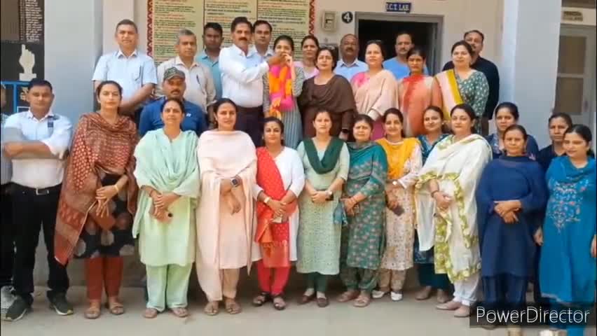 नादौन: जलाड़ी स्कूल की आर्ट संकाय की छात्रा ने जमा दो की परीक्षा में प्रदेश भर में तीसरा स्थान किया हासिल, बनना चाहती हैं आईएएस