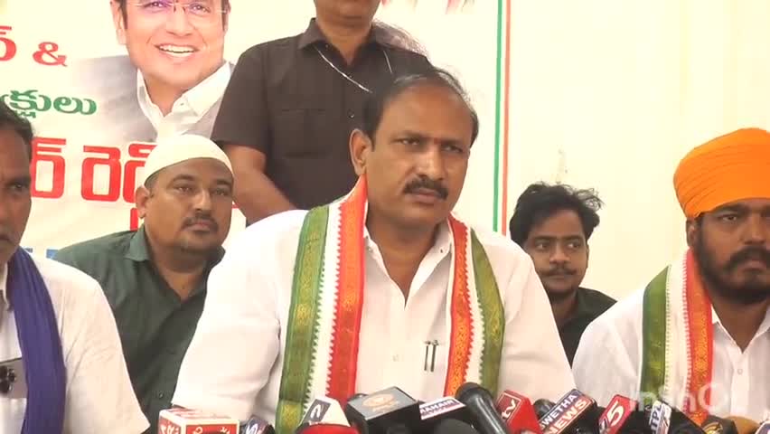 కరీంనగర్: గత పాలకుల తప్పిదాల వల్ల కోట్ల రూపాయల ప్రజాధనం వృథా అయ్యింది: సుడా చైర్మన్ కోమటిరెడ్డి నరేందర్ రెడ్డి ఫైర్