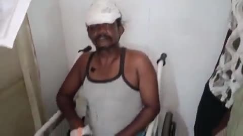 కంబదూర్ సమీపంలో కుక్క అడ్డం వచ్చి ఆటో బోల్తా, ఆటోలో ప్రయాణిస్తున్న ఓ వ్యక్తికి తీవ్ర గాయాలు