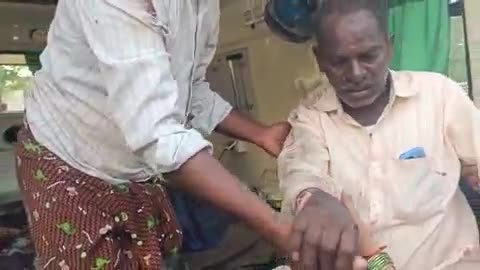 చెర్లోపల్లి సమీపంలో కుక్క అడ్డం వచ్చి ఆటో బోల్తా, ఆటోలో ప్రయాణిస్తున్న 10 మంది ప్రయాణికులకు  తీవ్ర గాయాలు