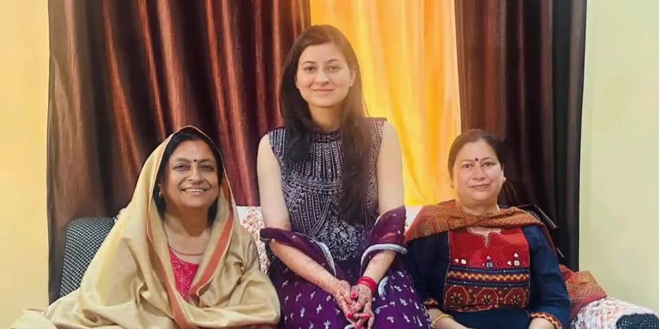 भटियात: पूर्व शिक्षा मंत्री आशा कुमारी ने ग्राम पंचायत बाथरी का किया दौरा, लोगों से की मुलाकात