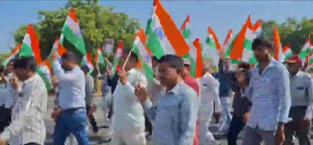 ધ્રોલ: શહેરમાં તિરંગા યાત્રા યોજાઈ,માજી સૈનિકોને સન્માનિત કરાયા