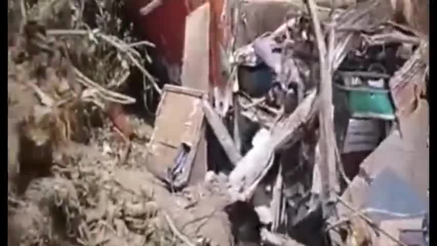 नगरोटा बगवां: खावा गांव में ट्रक पर गिरा बरगद का पेड़, हादसे में चालक सहित एक अन्य की हुई मौत