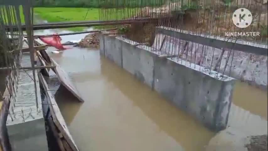 তিনিচুকীয়া: মাকুম দুলীয়াজান সংযোগী ঘাইপথৰ মাজত নিৰ্মাণ হৈ থকা বক্স কালভাৰ্টৰ ব্যৱহৃত চুৰিহোৱা জেনেৰেটৰ ধূলিজান গাঁৱত উদ্ধাৰ আৰক্ষীৰ