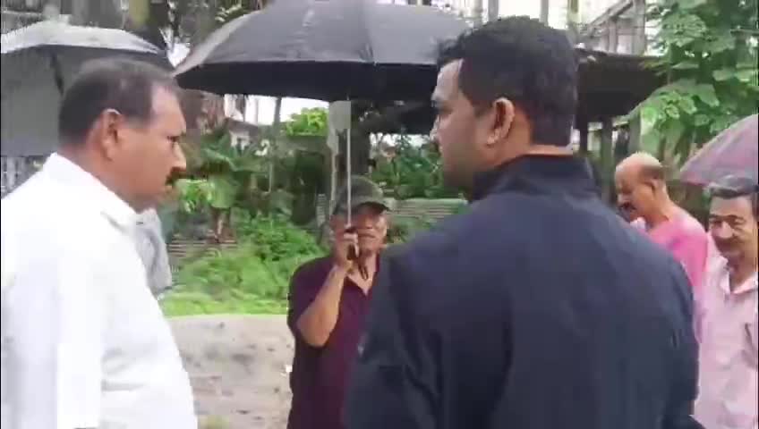 তেজপুৰ: চানমাৰিত উপস্থিত হৈ গোৰ্খা সাংস্কৃতিক উন্নয়ন কেন্দ্ৰ পৰ্যবেক্ষণ কৰে তেজপুৰ বিধানসভা সমষ্টিৰ বিধায়ক পৃথ্বিৰাজ ৰাভাই
