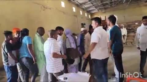 मेराल: प्रखंड मुख्यालय स्थित एजीएम गोदाम का खाद्य आपूर्ति के विधायक प्रतिनिधि ने किया औचक निरीक्षण