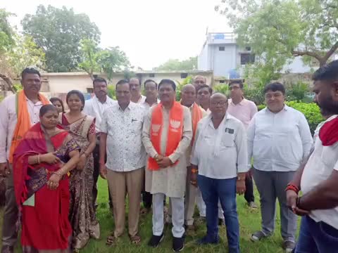 अभनपुर: अभनपुर ब्लॉक कॉलोनी मैदान में 25 मई से होगा भव्य रामलीला का आयोजन, विधायक ने प्रचार वाहनों को किया रवाना