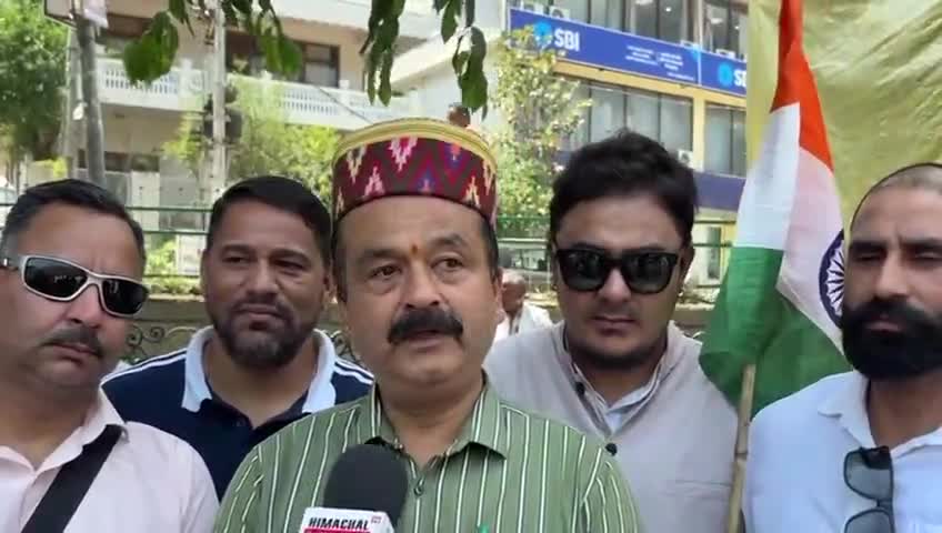 कुल्लू: भारतीय सेना के मनोबल को बढ़ाने के लिए कुल्लू में सभी संगठनों ने निकाली तिरंगा यात्रा: दानवेंद्र सिंह