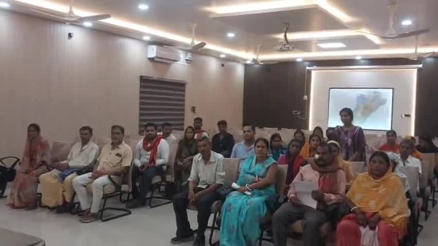 डेहरी: पुलिस अधीक्षक रोशन कुमार ने डेहरी में आमजनों से की मुलाकात, समस्याओं के समाधान का दिया आश्वासन