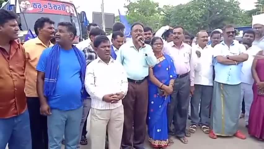 ಚಿತ್ರದುರ್ಗ: ನಗರಕ್ಕೆ ಒಳ ಮೀಸಲಾತಿ ಆಗ್ರಹಿಸಿದ ಕ್ರಾಂತಿಕಾರಿ ಪಾದಯಾತ್ರೆ ಹಾಗೂ ರಥಯಾತ್ರೆ ಆಗಮನ