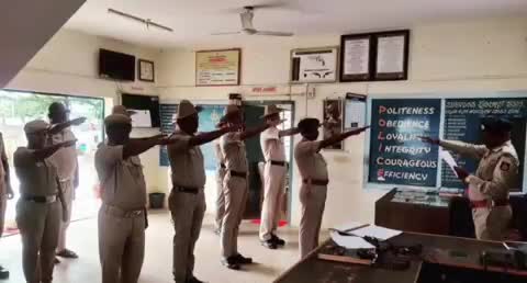 ಗದಗ: ನಗರದ ಜಿಲ್ಲಾ ಪೊಲೀಸ್ ಕಚೇರಿ ಸೇರಿ ವಿವಿಧ ಠಾಣೆಗಳಲ್ಲಿ ಭಯೋತ್ಪಾದನೆ ನಿಗ್ರಹ ದಿನಾಚರಣೆ
