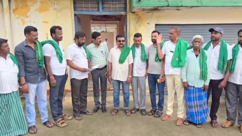 ಕೋಲಾರ: ಬಿತ್ತನೆ ಬೀಜ, ರಸಗೊಬ್ಬರ ಅಭಾವವಾಗದಂತೆ ಕೃಷಿ ಇಲಾಖೆ ಎಚ್ಚರವಹಿಸಲು ನಗರದಲ್ಲಿ ರೈತ ಸಂಘ ಆಗ್ರಹ