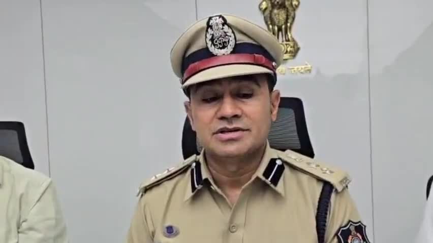 વલસાડ: GIDC પોલીસ સ્ટેશન વિસ્તારમાં મર્ડર ગુનામાં ઝડપાયેલ આરોપી બાબતે જિલ્લા પોલીસ વડા એસપી કચેરીથી વિગત આપી