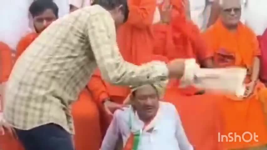 ಔರಾದ್: ಪಟ್ಟಣದಲ್ಲಿ ತಿರಂಗಾ ಯಾತ್ರೆ ವೇಳೆ ಶಾಸಕ ಪ್ರಭು ಚವ್ಹಾಣ್ ಅಸ್ವಸ್ಥ