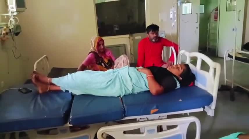 स्लीमनाबाद: डांग में घर पर सोते समय 35 वर्षीय महिला को सांप ने काटा, अस्पताल में इलाज जारी