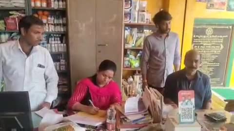 జహీరాబాద్: నకిలీ విత్తనాలు విక్రయిస్తే కఠిన చర్యలు తప్పవు: పట్టణంలో వ్యవసాయ అధికారి లావణ్య