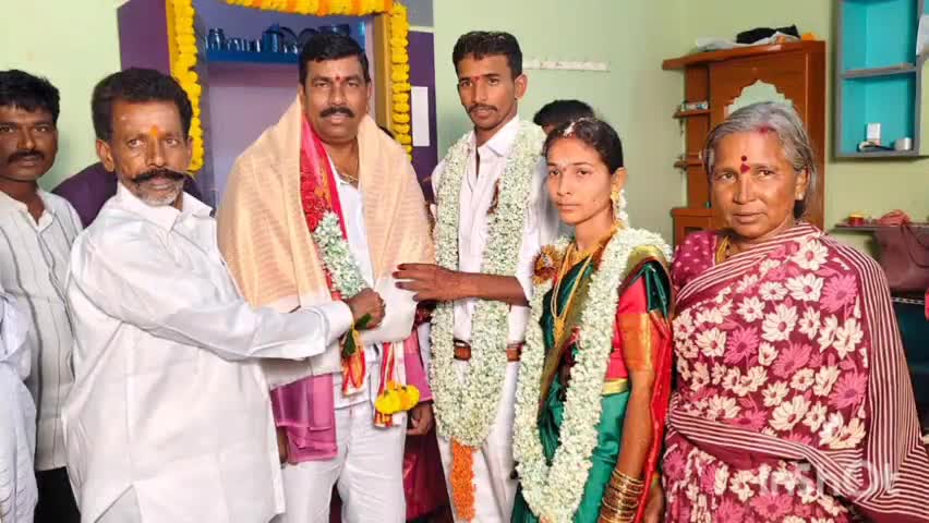 ఆలూరు: ఆలూరులో పలు వివాహ వేడుకలకు హాజరైన ఎమ్మెల్యే విరుపాక్షి