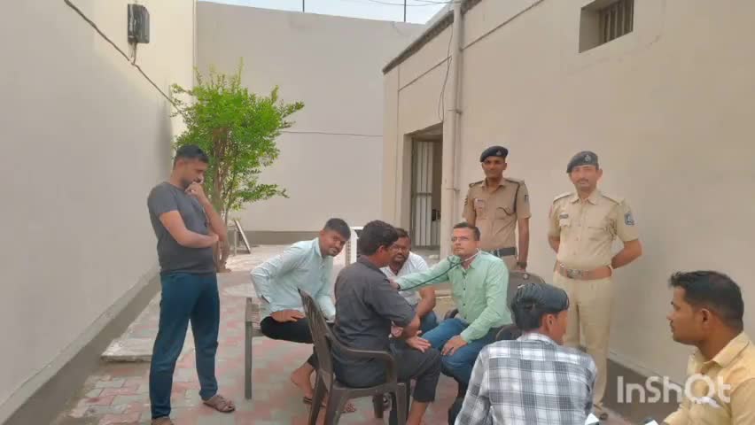 થરાદ: કેદીઓની આરોગ્ય સુરક્ષા,થરાદ જેલમાં કેદીઓની મેડિકલ તપાસ, ઈમરજન્સી કેર અંગે માર્ગદર્શન અપાયું