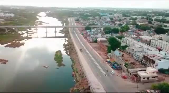 વઢવાણ: શહેરની એ ડિવિઝન પોલીસે વેલનાથ સોસાયટીના દશામાના મંદિર પાસેથી વરલી મટકાનો જાહેરમાં જુગાર રમતા એક શખ્સને ઝડપી પાડ્યો