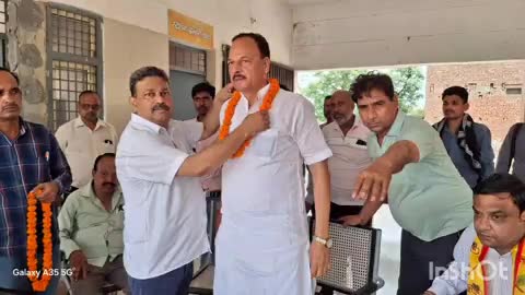 अलीगंज: विधायक ने अलीगंज से तीन रोडवेज बसों को हरी झंडी दिखाकर किया रवाना, दिल्ली तक जाएंगी बसें