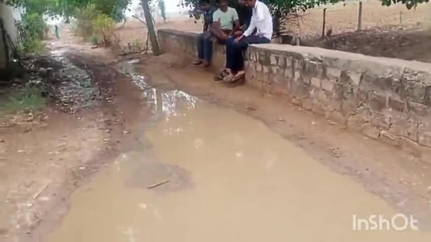 अंबाह: दोहरी गांव के ब्राह्मण मोहल्ले में सड़क की बदहाली, CM हेल्पलाइन पर शिकायत करने के बावजूद नहीं हुई कार्रवाई #jansamasya