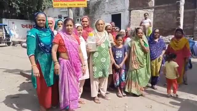 કુંભારવાડા ગુજરાત હાઉસિંગ બોર્ડ વિસ્તારમાં ડ્રેનેજ યુક્ત પીવાનું પાણી આવતું હોય લોકોમાં રોષ ફેલાયો #jansamasya