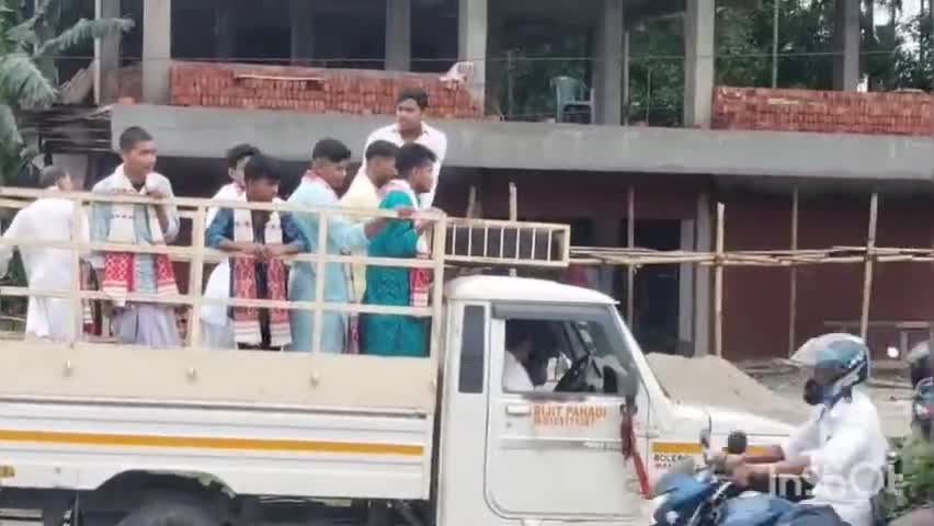 হেলেম: মিছামাৰীৰ আমলখি দলনি বৰনামঘৰত দুদিনীয়া কাৰ্যসূচীৰে শ্ৰীমদ্ভাগৱত পাঠ আৰু ব্যাখ্যানুষ্ঠান আৰম্ভ