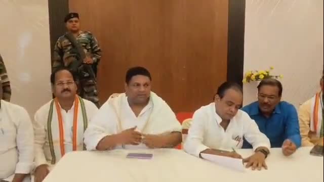 देवघर: श्रावणी मेला को लेकर स्वास्थ्य मंत्री इरफान अंसारी ने प्रेस कॉन्फ्रेंस की