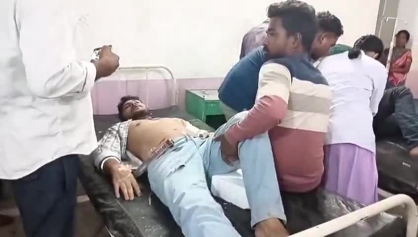 ବୌଦ୍ଧ ସଦର: ବଡବନ୍ଧ ନିକଟରେ ଗଛରେ ପିଟି ହେଲା ବୋଲେରୋ, ଜଣେ ମୃତ ଓ ତିନି ଗୁରୁତର