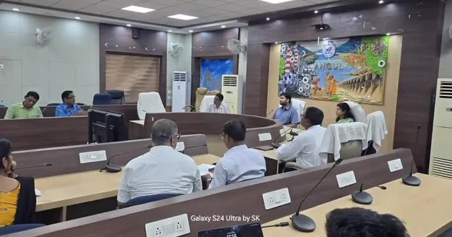 ଅନୁଗୋଳ: ଜିଲ୍ଲା କାର୍ଯ୍ୟାଳୟ ସମ୍ମିଳନୀ କକ୍ଷରେ ବିଭିନ୍ନ ପ୍ରସଙ୍ଗ ନେଇ ବୈଠକ ଅନୁଷ୍ଠିତ